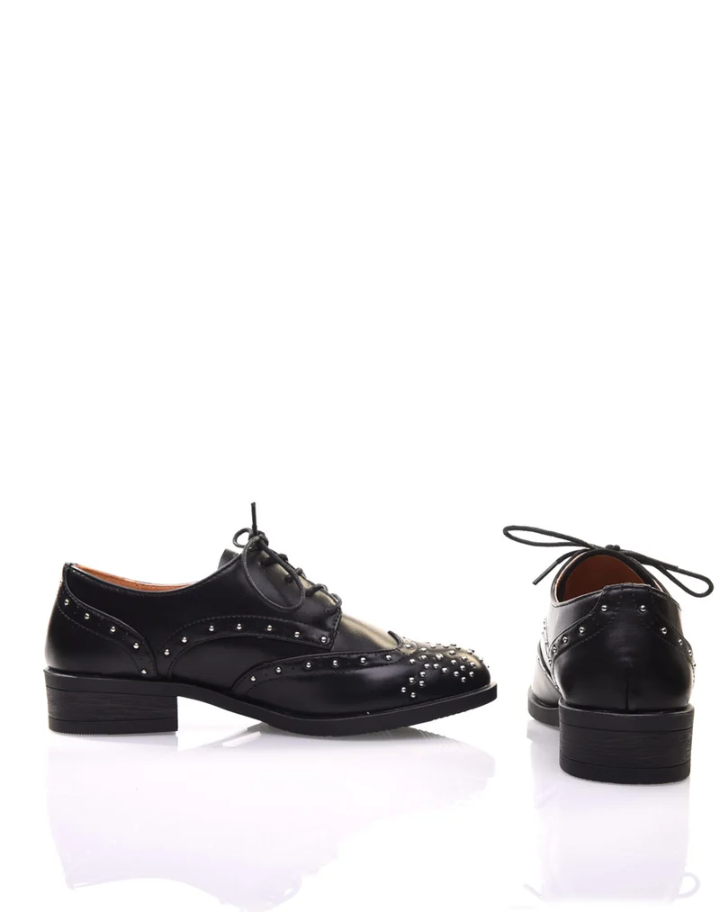 Derbies noires cloutées