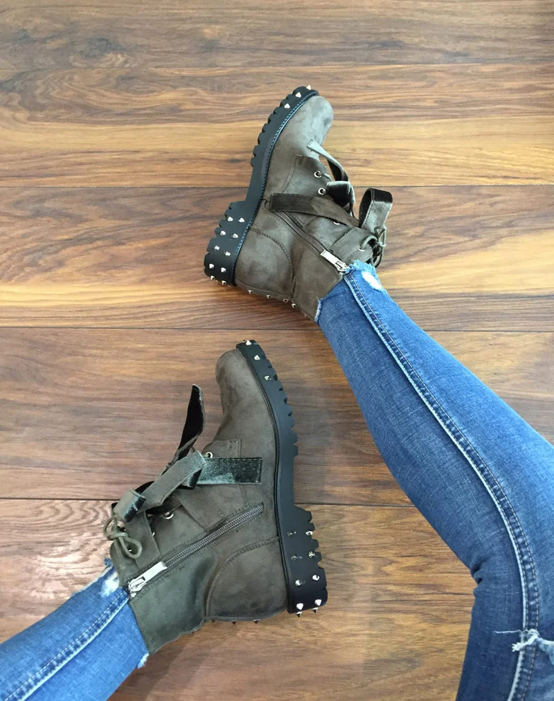 Bottines cloutées à lacets vertes