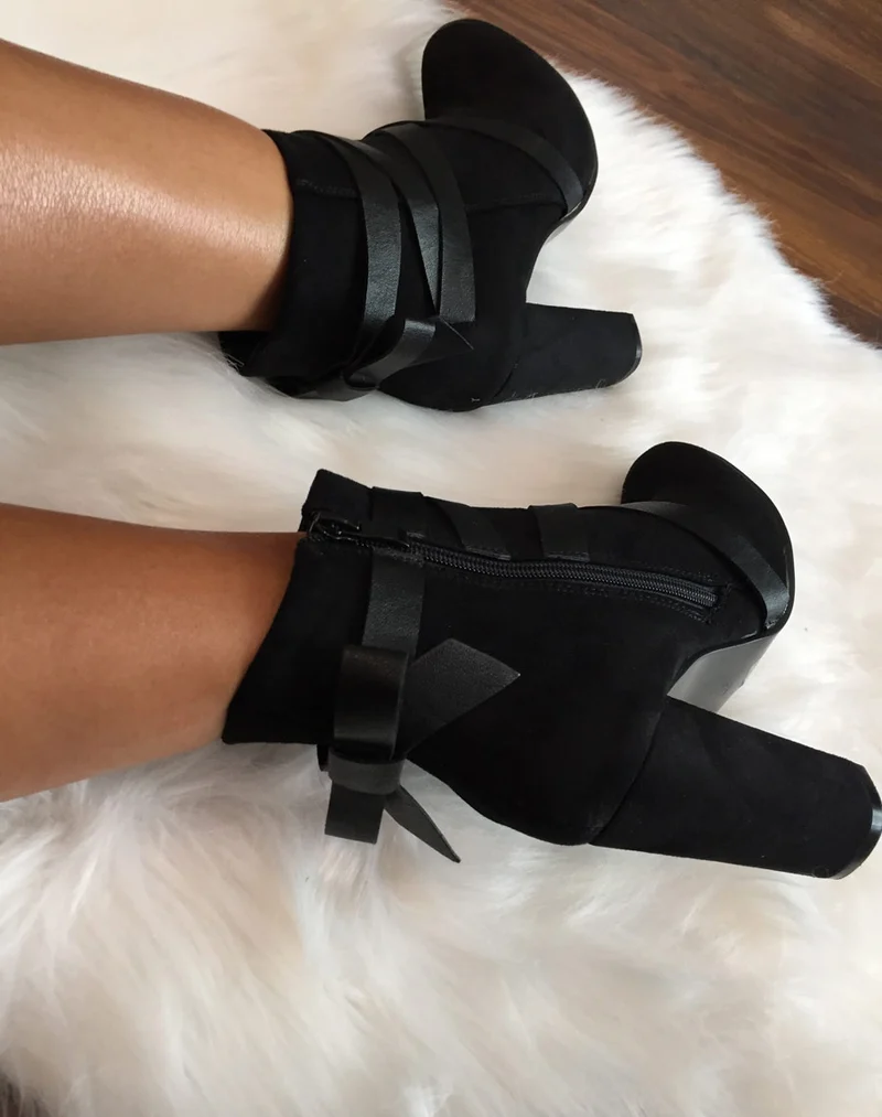 Bottines noires en suédine