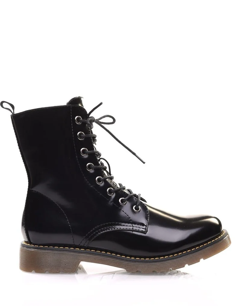 Chaussures montantes vernis noires