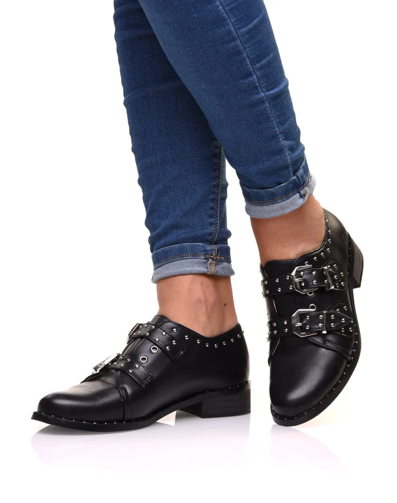 Derbies noires cloutées à boucles