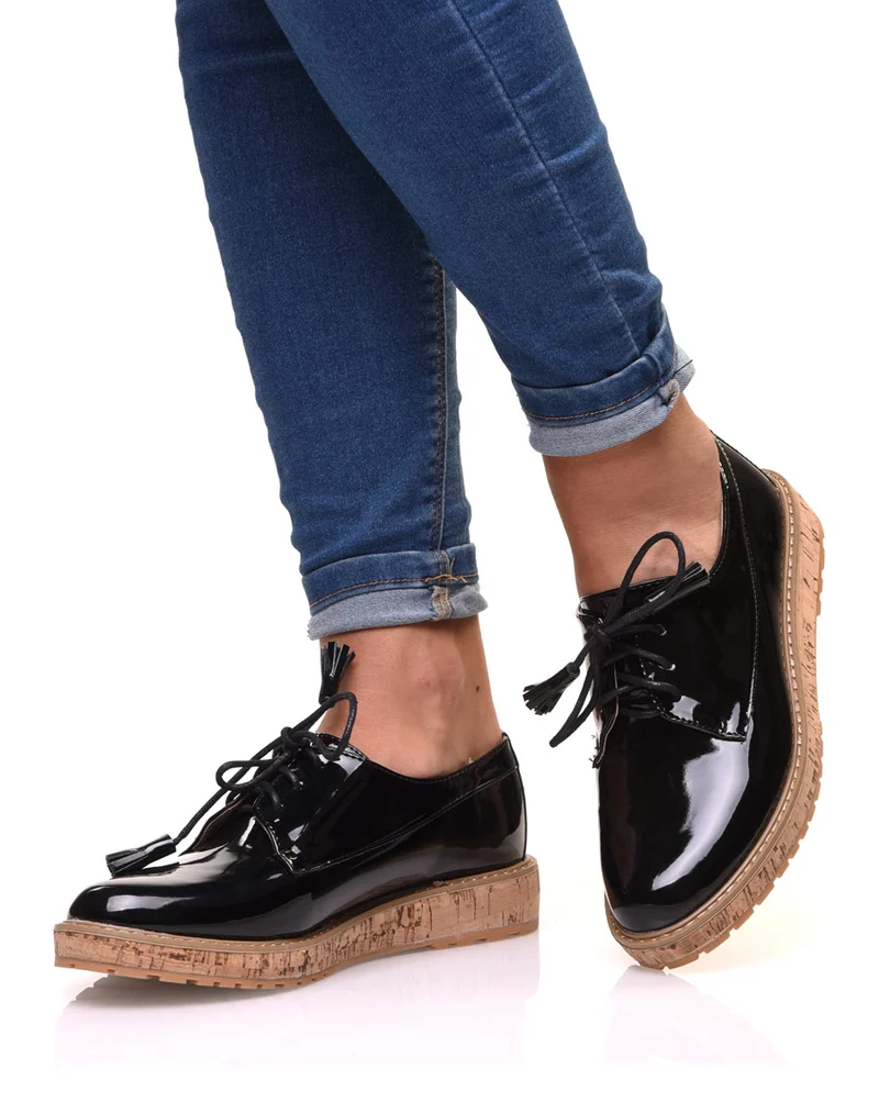 Derbies noires vernies à talon compensé