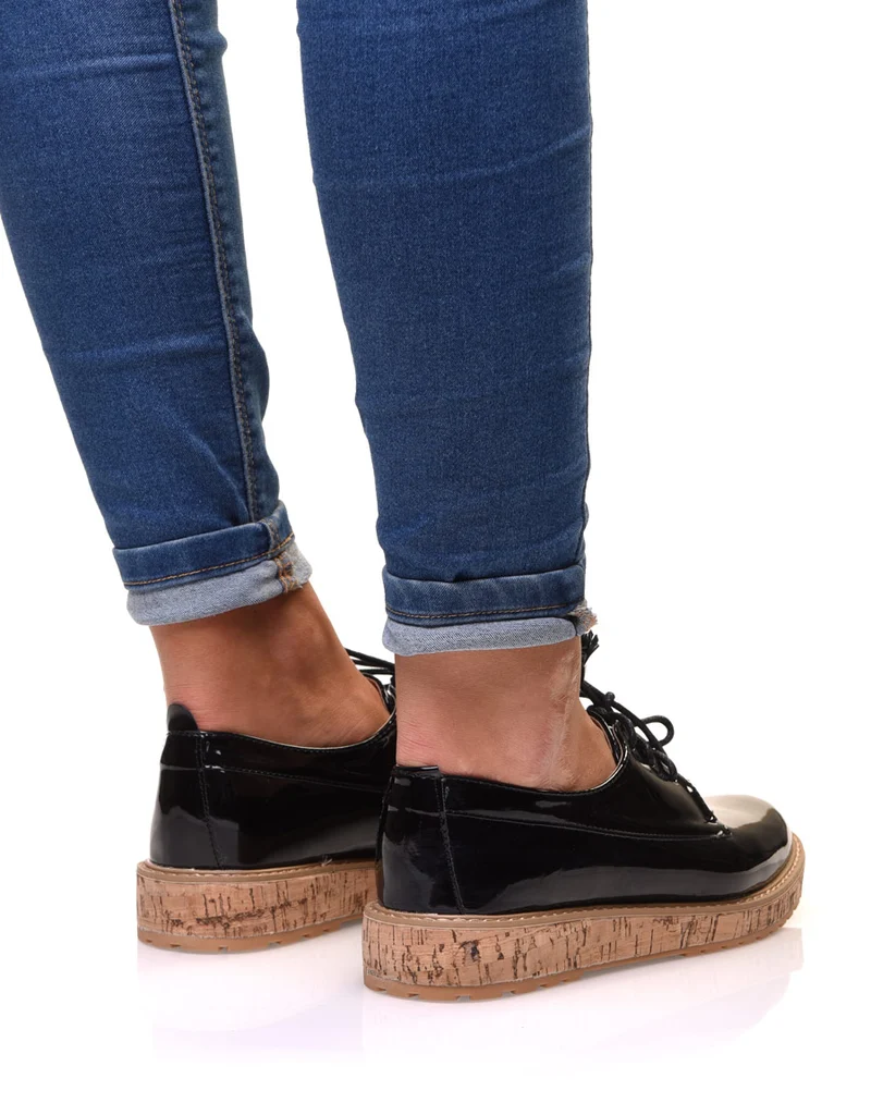Derbies noires vernies à talon compensé
