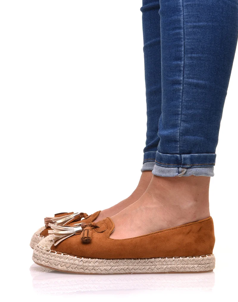 Espadrilles camel en suédine à pompons