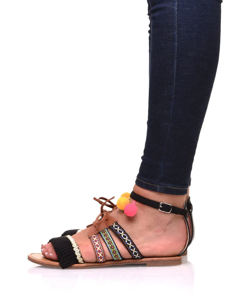 Nu-pieds noirs à multiples détails