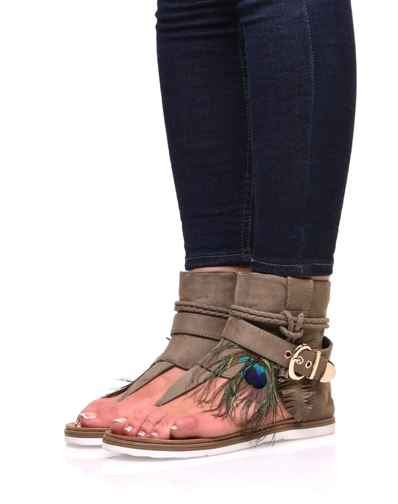 Nu-pieds kaki en suédine à multiples détails