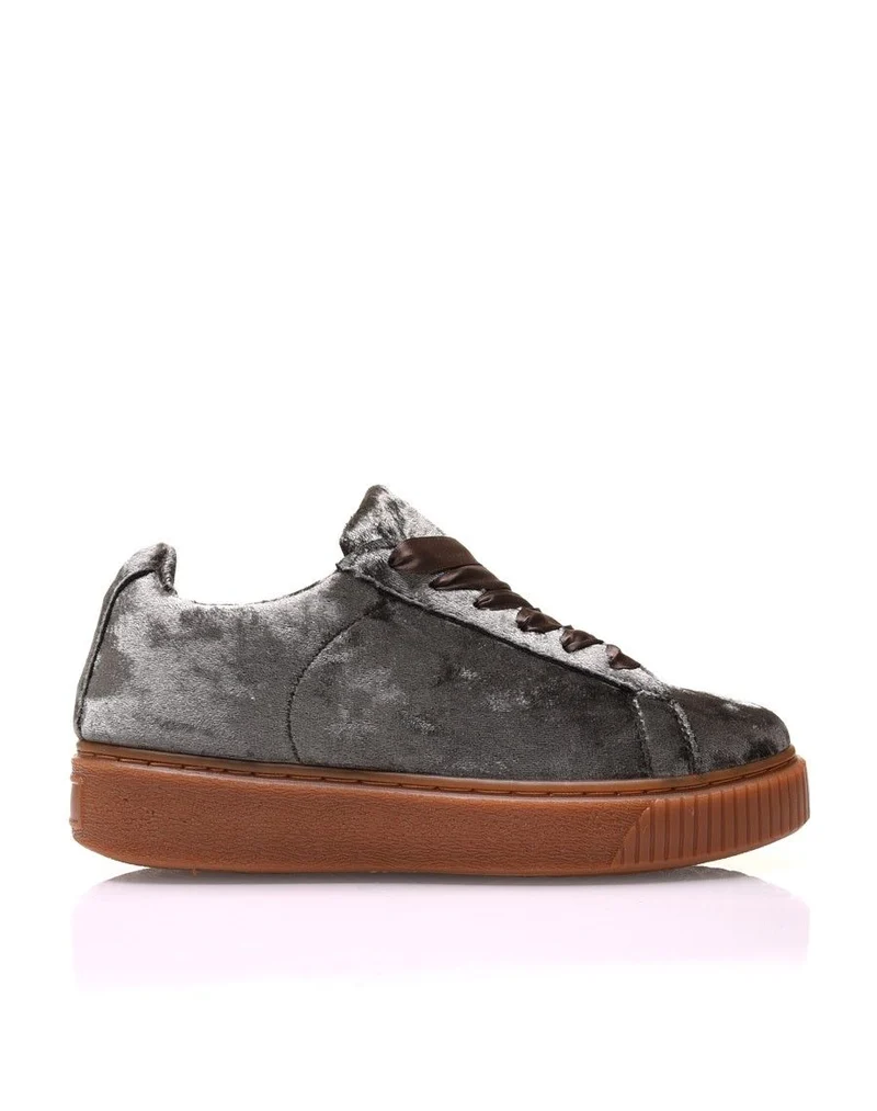 Baskets kaki en velours
