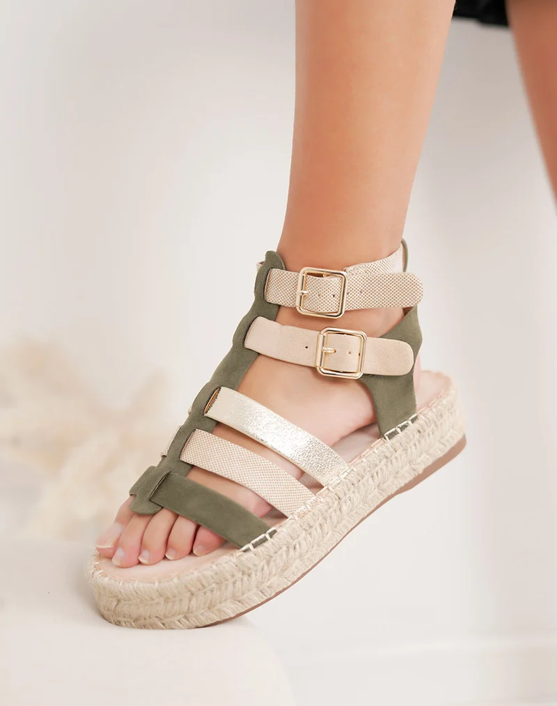 Sandale femme vert kaki élégante à brides beige et doré avec plateforme en osier