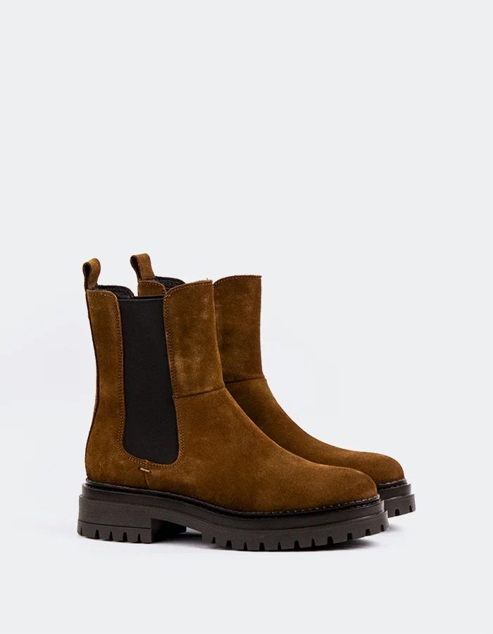Lavak Tan Suede