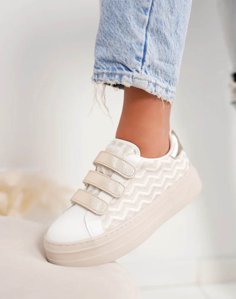 Basket femme blanche tendance à scratch doré et plate-forme