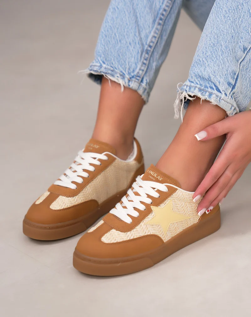 Basket femme camel tendance en osier avec étoile beige naturelle