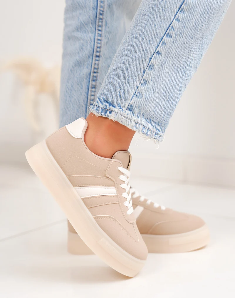 Basket femme beige tendance à plate-forme en suédine avec empiècements blancs