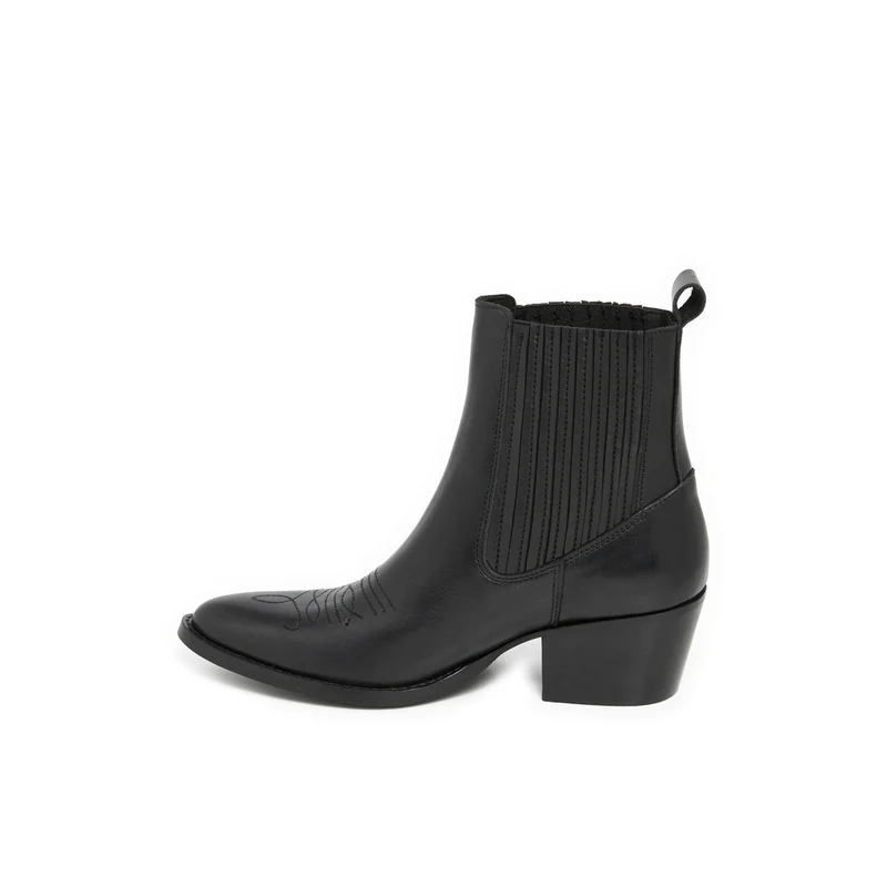 ODELIA NOIR