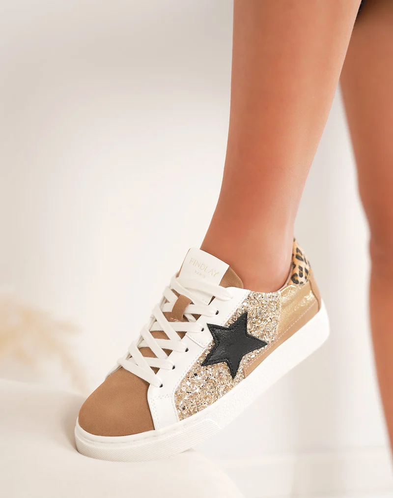 Basket femme marron tendance à paillettes dorées et empiècement léopard chic