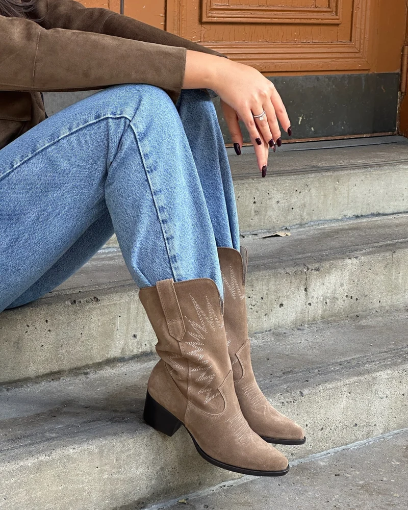 Freyr Taupe Suede
