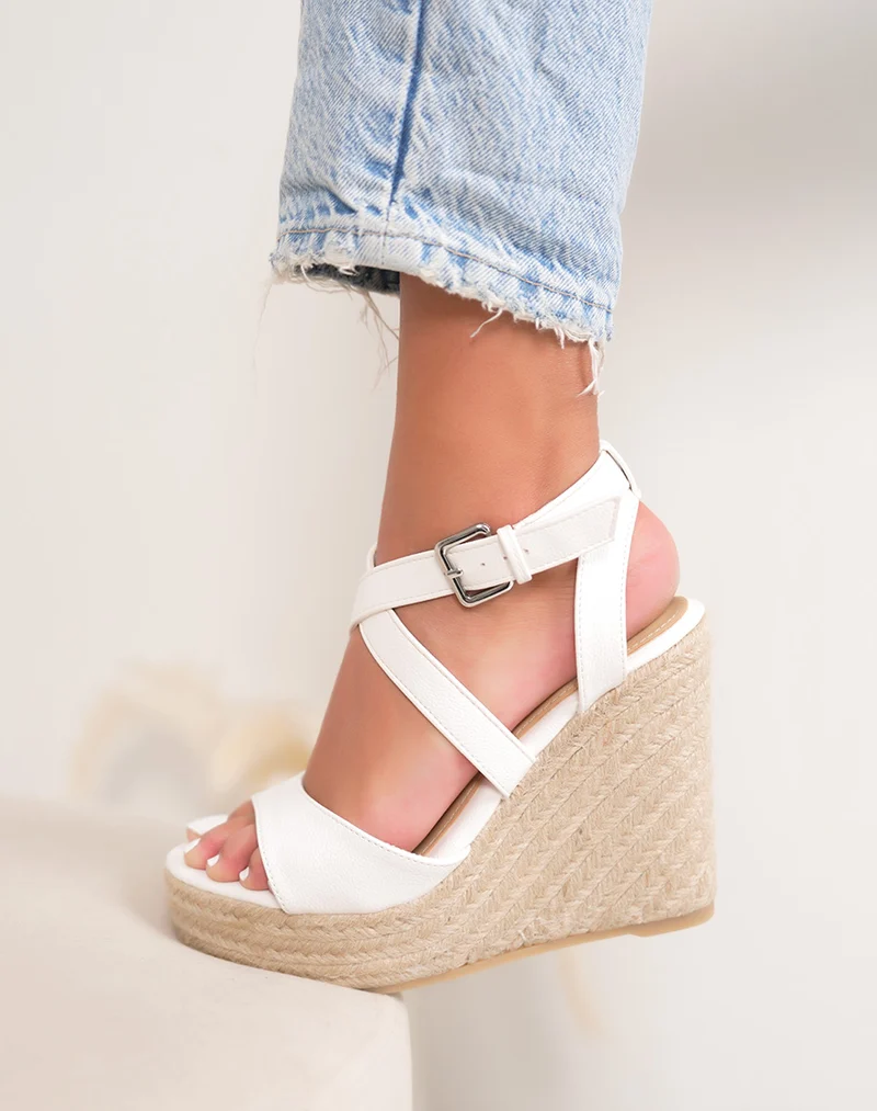 Sandales compensées femme blanches élégantes en jute naturel