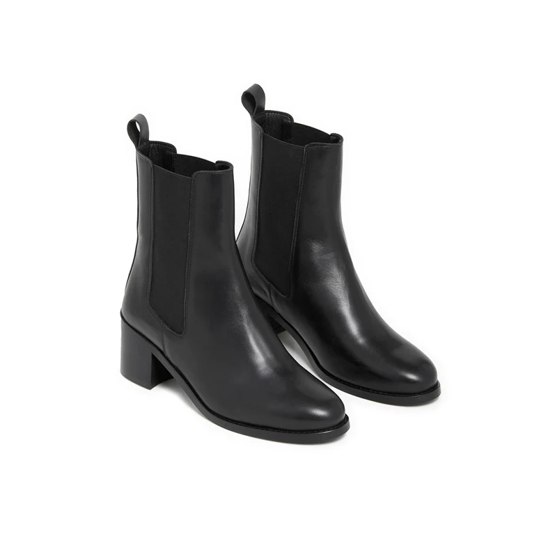 TERESIA NOIR