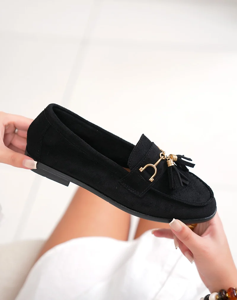 Mocassin femme noir en suédine élégant avec franges et détail doré chic