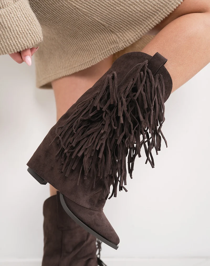 Santiags femme marron à franges en suédine avec talon haut et bout pointu tendance