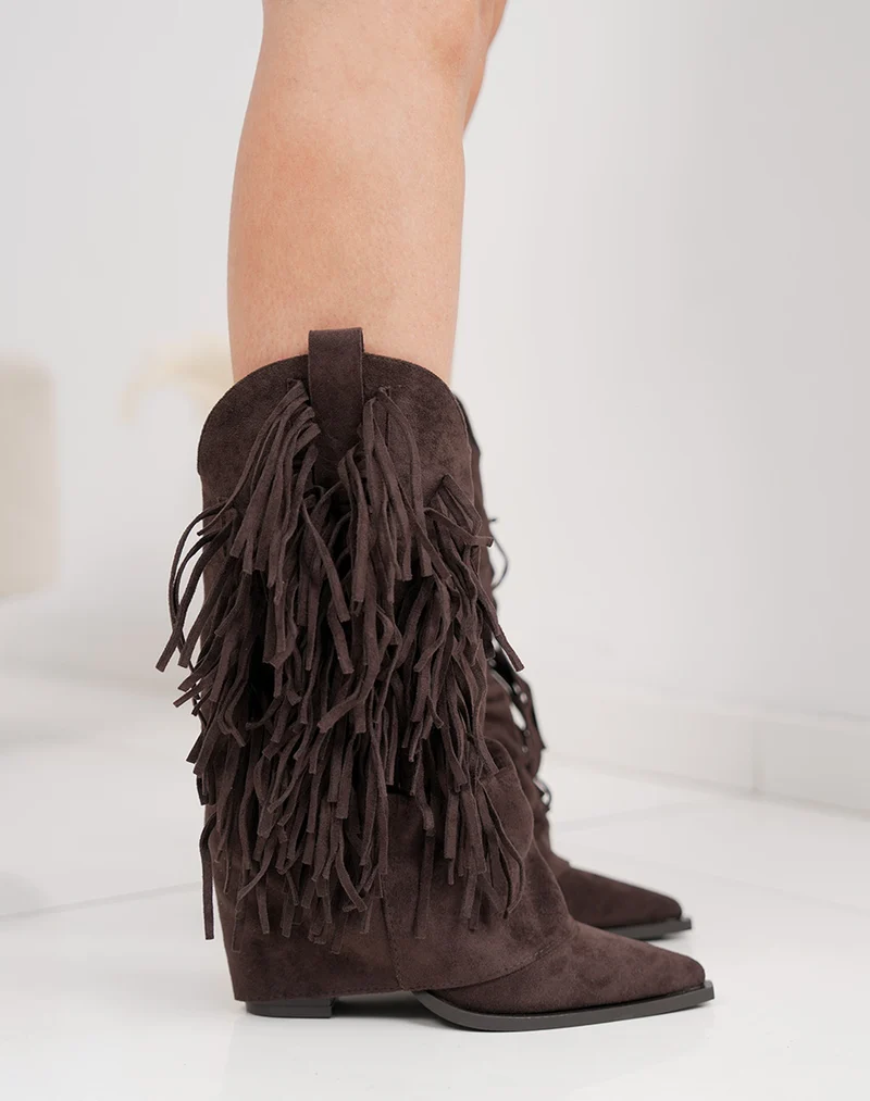 Santiags femme marron à franges en suédine avec talon haut et bout pointu tendance