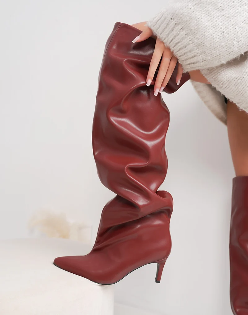Cuissardes femme bordeaux élégantes à talon aiguille et bout pointu
