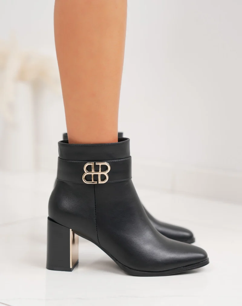 Bottines femme noires à talon carré, élégantes avec boucle dorée