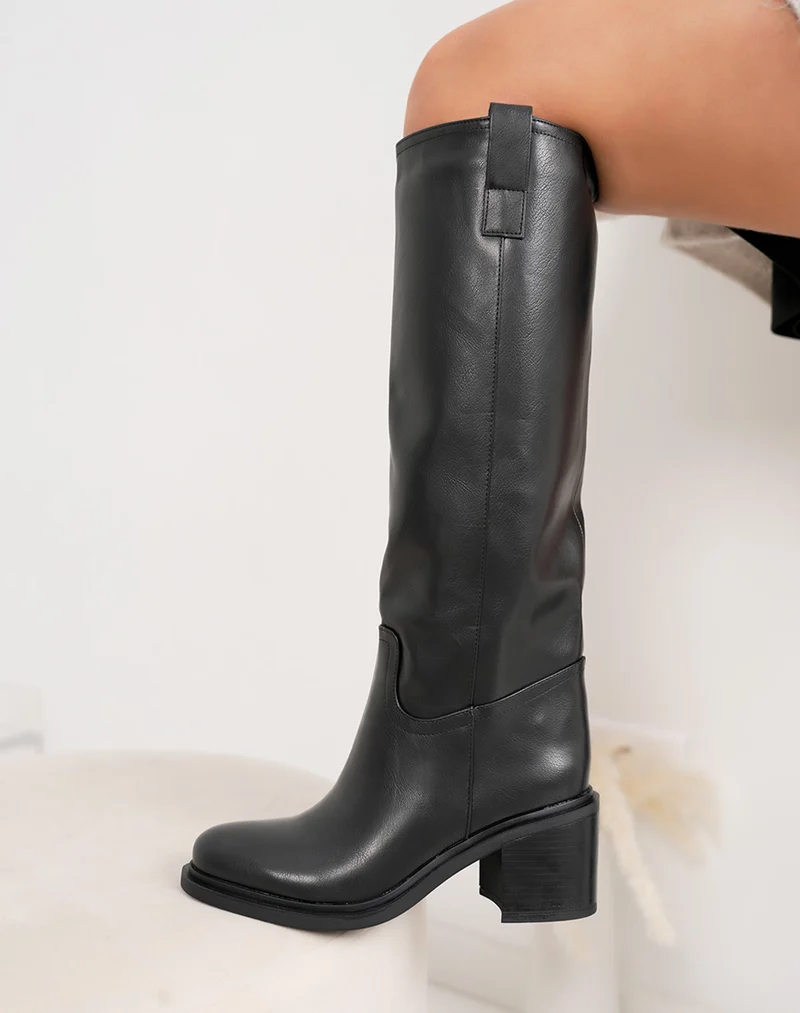 Bottes noires à talon épais et bout rond