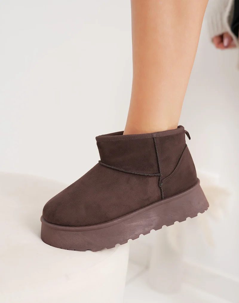 Bottines basses en suédine marron à plateforme fourrées