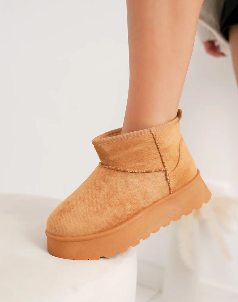 Bottines basses en suédine camel à plateforme fourrées