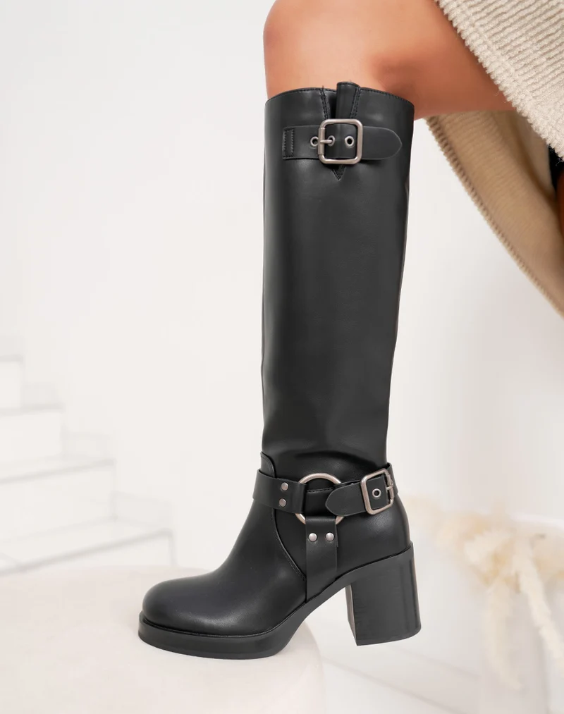Bottes noires à sangle décorative et talon épais