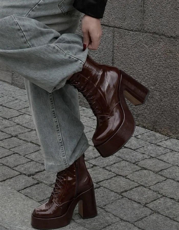 Mellow Chestnut Leather