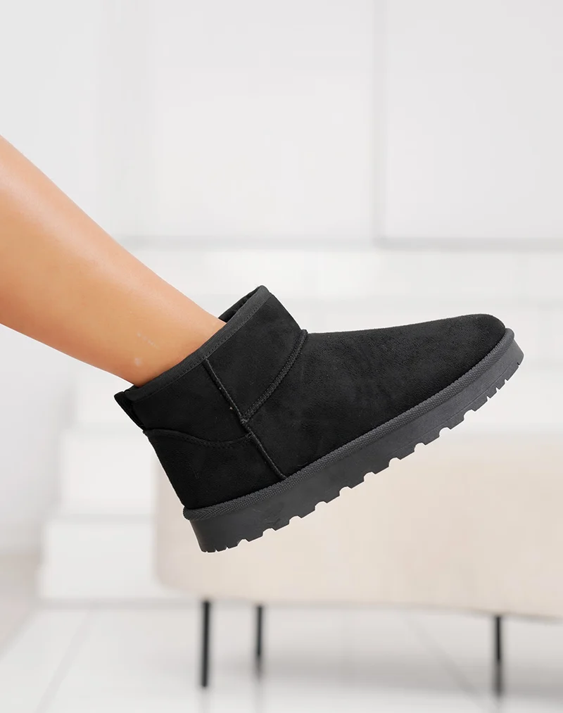 Bottines basses noires fourrées en suédine
