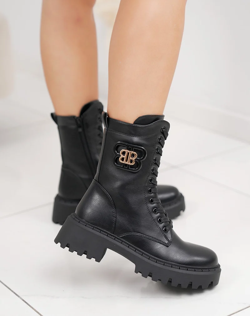 Bottines noires à lacets fourrées avec détail doré