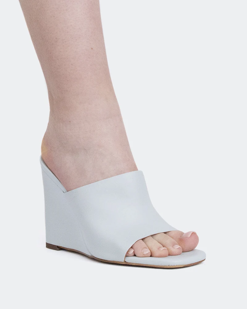 Minerva Light Blue Leather