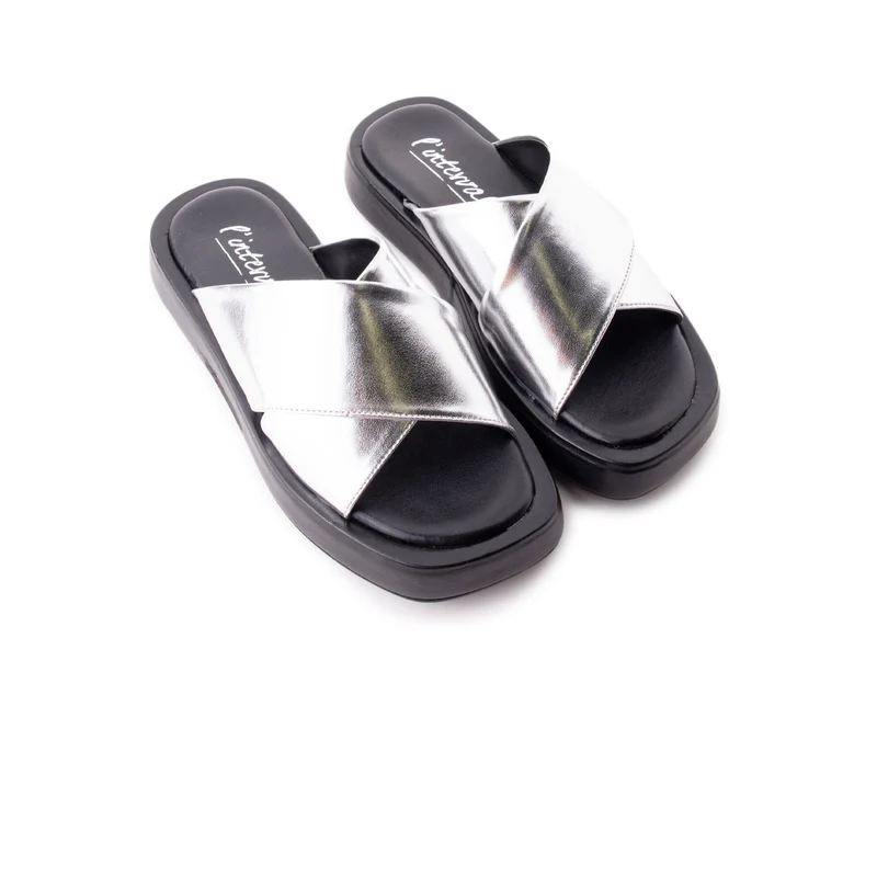 Oda Silver Leather