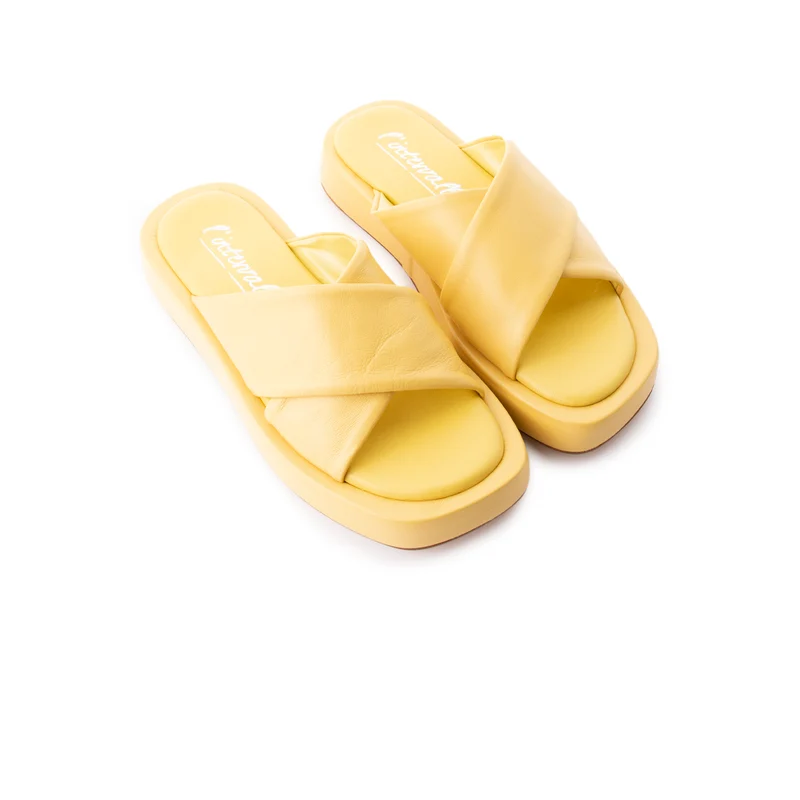 Oda Yellow Leather