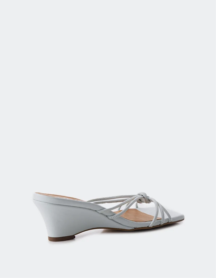 Nidia Blue Leather
