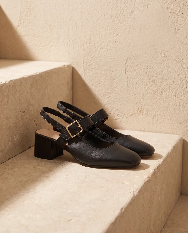 MONA NOIR