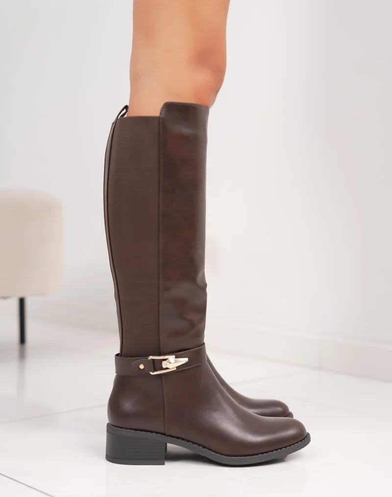 Bottes femme marron à petit talon élégantes avec boucle dorée et élastiques latéraux