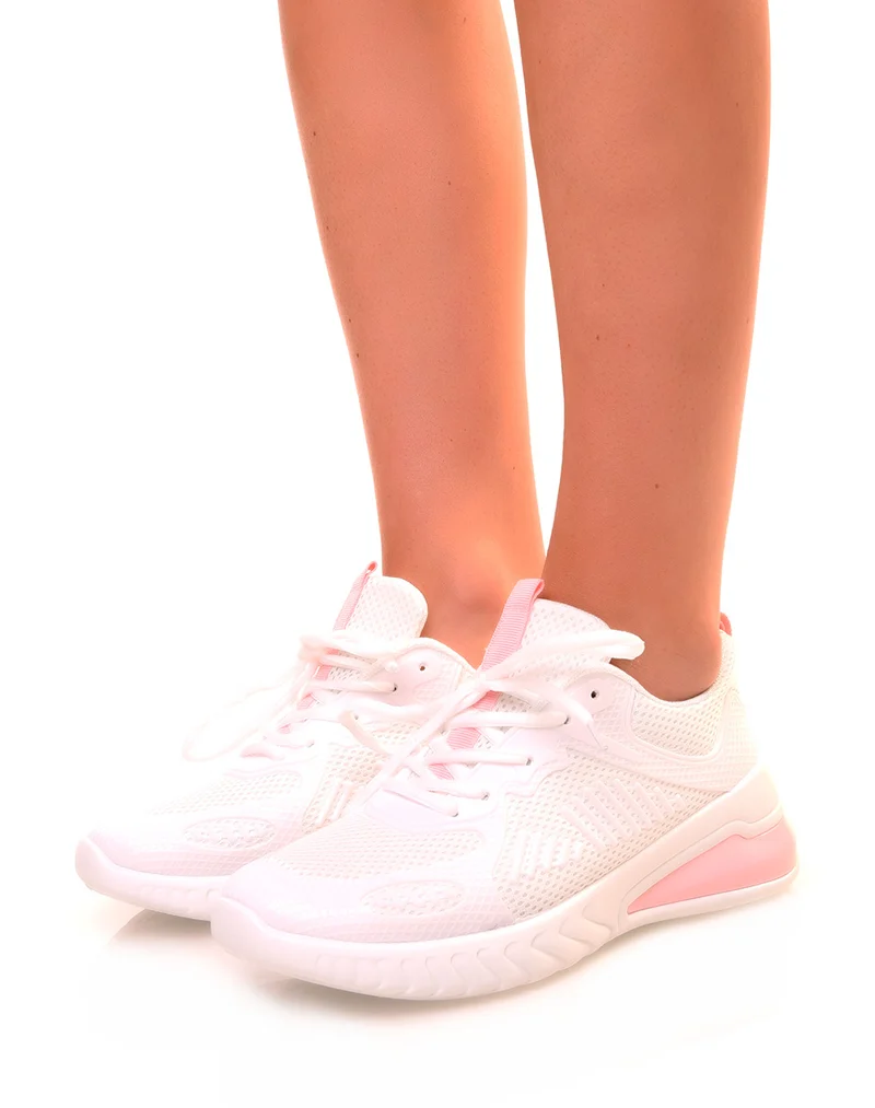 Baskets blanches souples et respirantes
