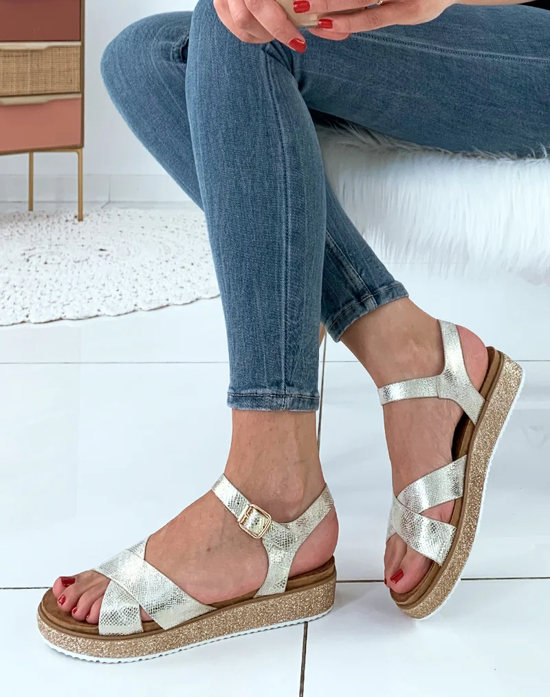 Nu-pieds dorées peau de serpent