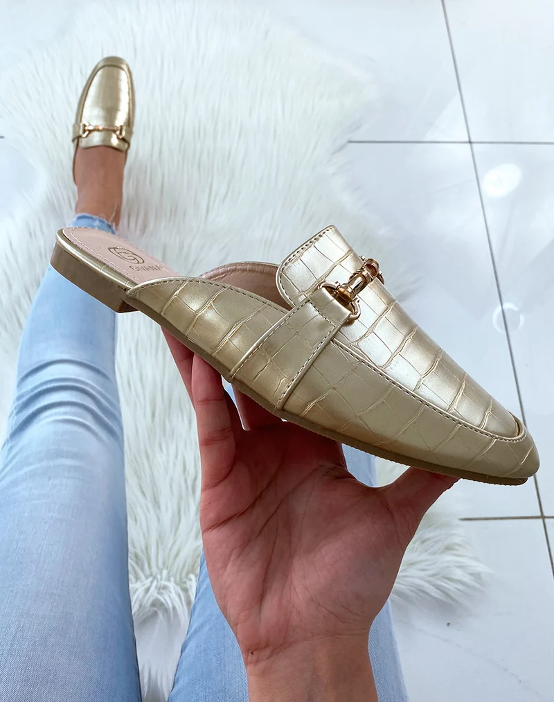 Mules styles mocassins gold croco à brides