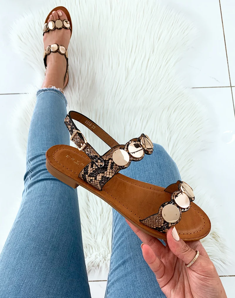 Nu-pieds effet python camel ornées de ronds dorés