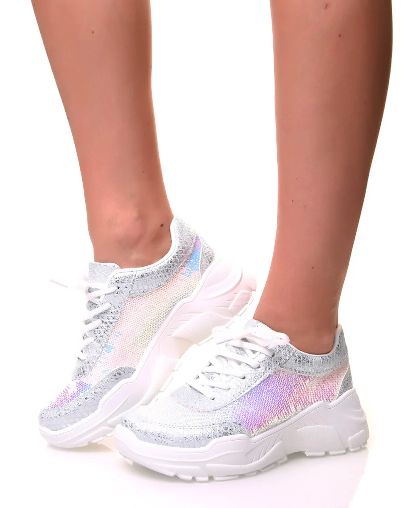 Baskets à semelles compensées et à sequins holographiques