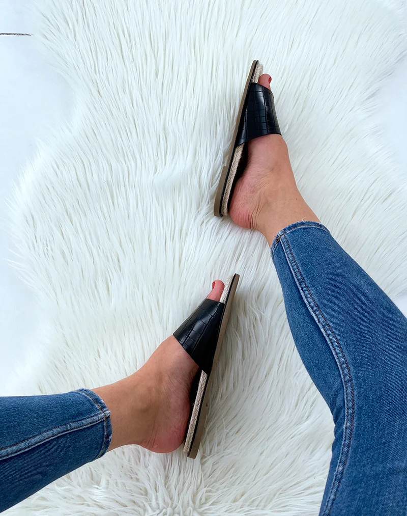 Mules noires effet croco à simple bride