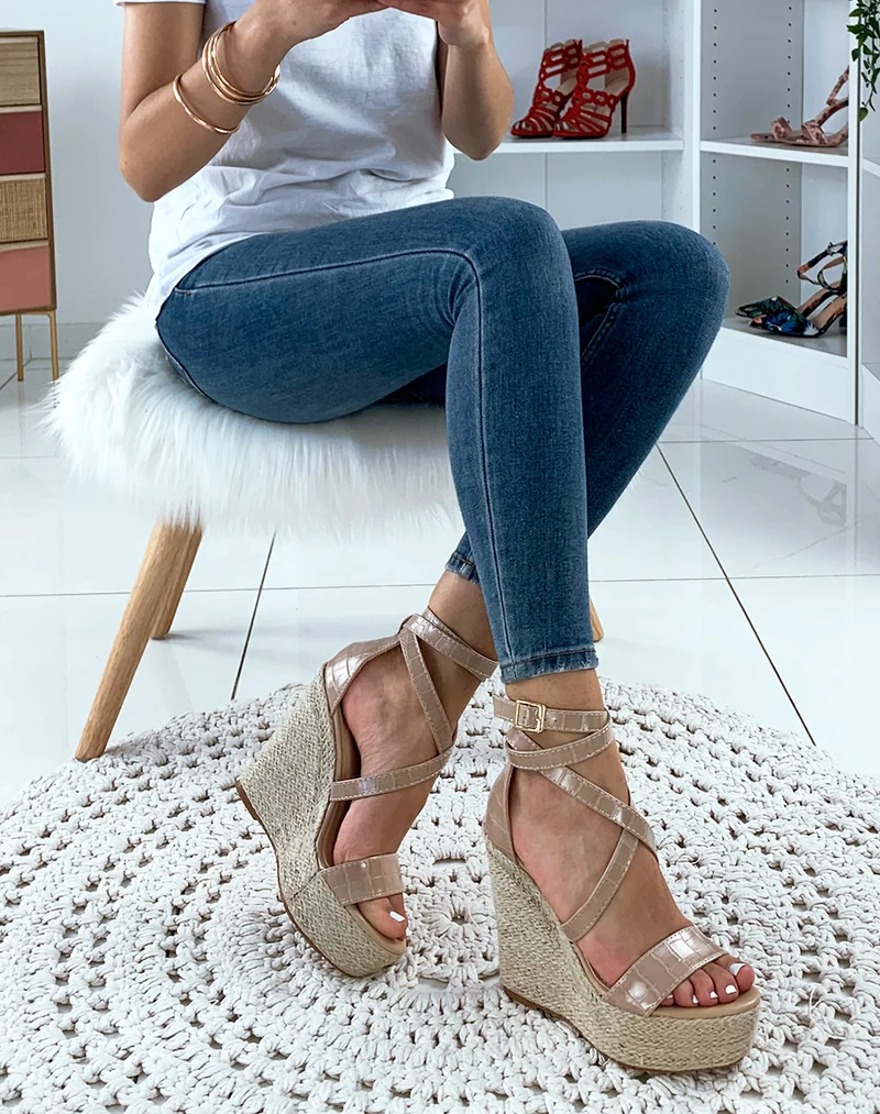 Sandales compensées beige croco