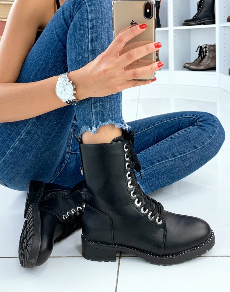 Bottines hautes noir mat à détail argenté