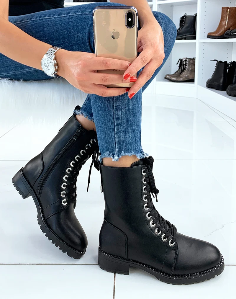 Bottines hautes noir mat à détail argenté