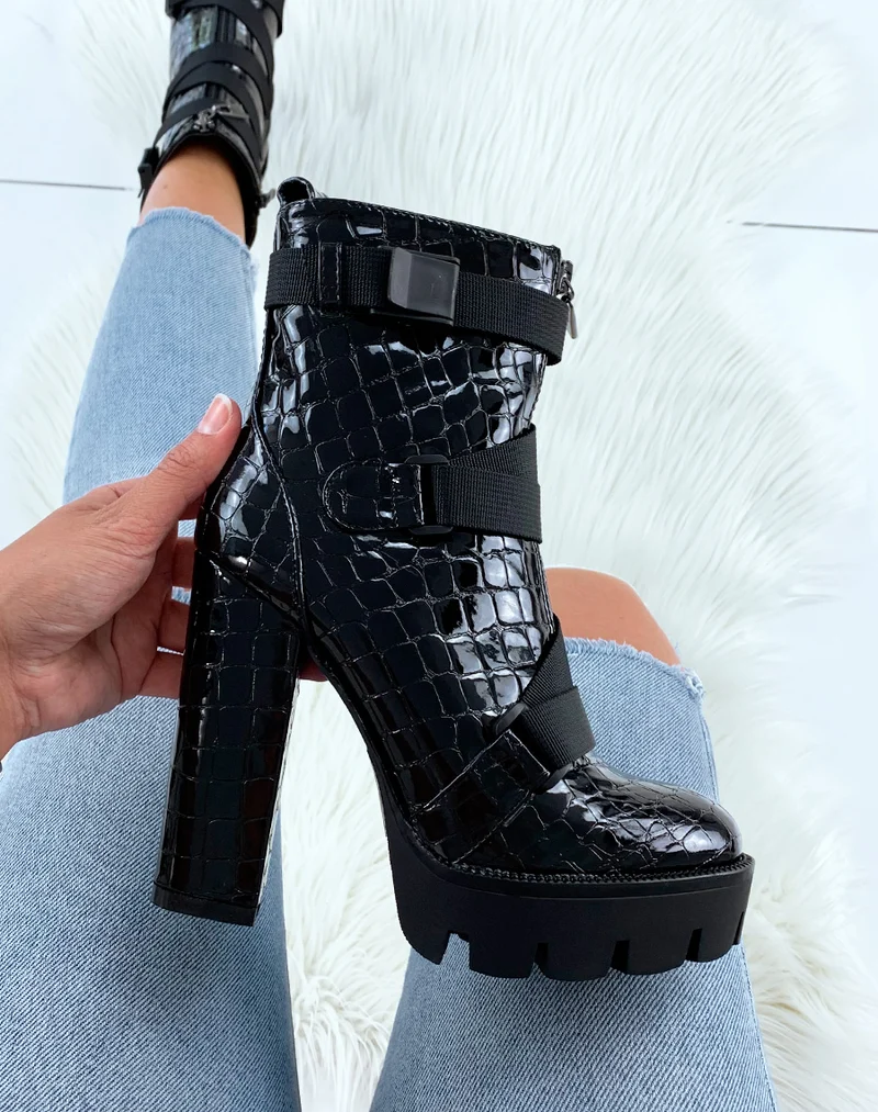 Bottines noires effet croco vernies à talons et lanières entrecroisées