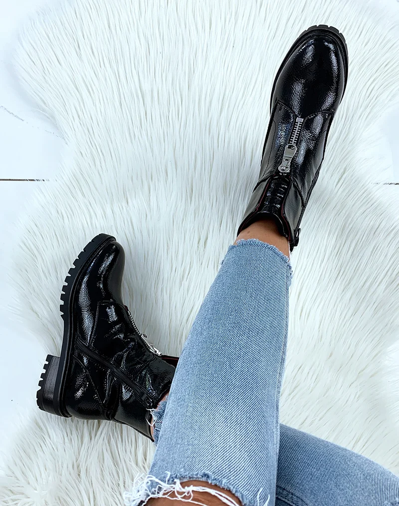 Bottines noires vernis à languette matelassé